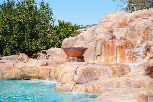 Décryptage complet : Pour ou contre la piscine naturelle ?